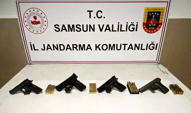 Samsun’da Jandarma Evinin İçinde 4 Tabanca Ele Geçirdi