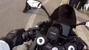 Samsun’da Trafik Polisi ile Motosikletli Genç Arasındaki Eğlenceli Sohbet Sosyal Medyada Paylaşım Rekoru Kırdı