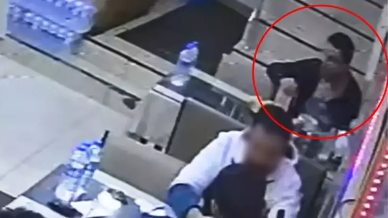 Müşteriden mide bulandıran hareket! İçtiği çorbanın parasını ödememek için…