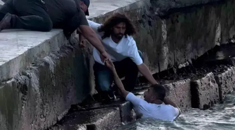 Polisten kaçmak için denize atladı, hikayenin sonu hüsranla bitti