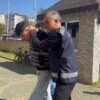 Evinde uyurken balkondan giren kişi tarafından öldürüldü