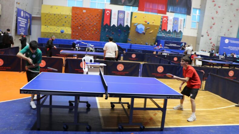 İşitme Engelliler Masa Tenisi Türkiye Şampiyonası Samsun’da başladı