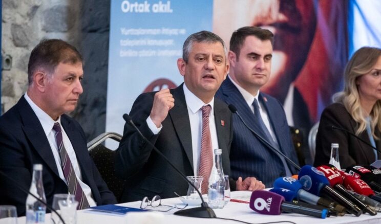 Özgür Özel’den Romanlara TBMM’de temsil ve bütçe garantisi