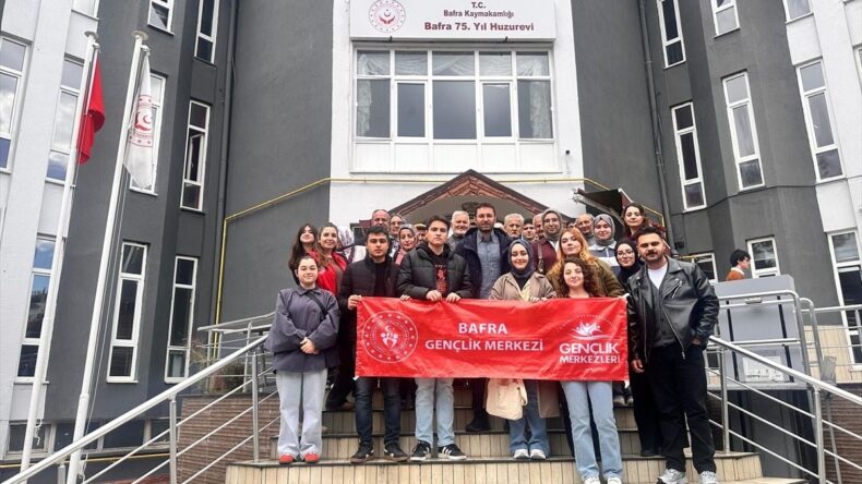 Samsun’da tıp fakültesi öğrencilerinden huzurevine ziyaret